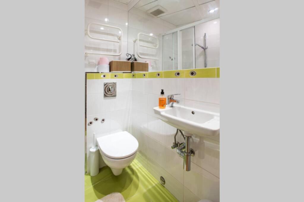 דירות קרקוב Supercute Mini House In The Center מראה חיצוני תמונה