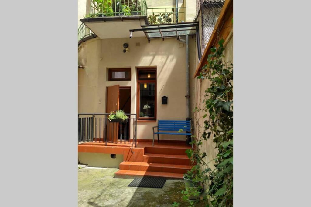 דירות קרקוב Supercute Mini House In The Center מראה חיצוני תמונה